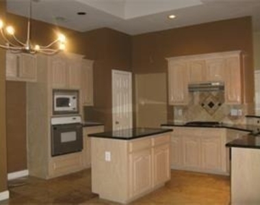 5414 Plantation Lane - Photo Thumbnail 7