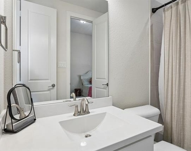 4131 Dewberry Lane - Photo Thumbnail 4