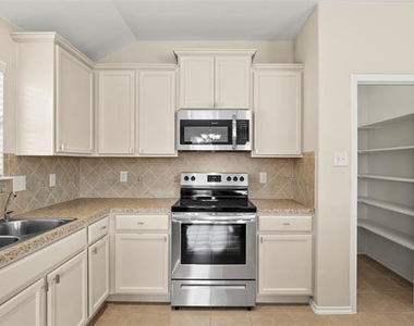 1703 Twin Hills Way - Photo Thumbnail 9