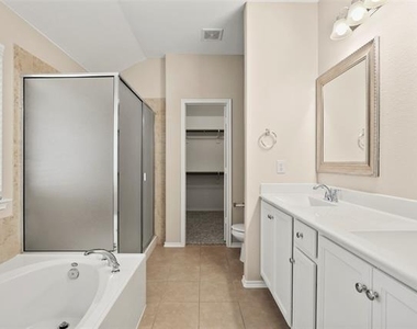 1703 Twin Hills Way - Photo Thumbnail 14