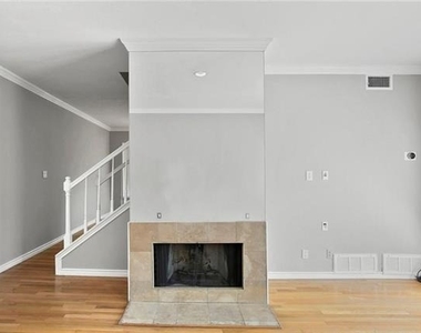 2728 Reagan Street - Photo Thumbnail 4