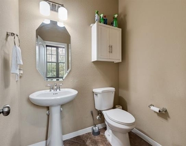 3895 Asbury Lane - Photo Thumbnail 7
