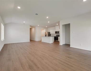 3407 Rendezvous Way - Photo Thumbnail 4