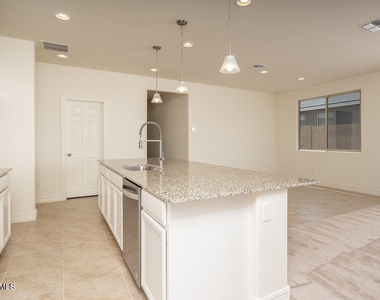 16792 W Gwen Street - Photo Thumbnail 2