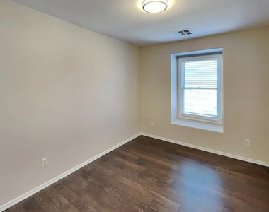 28958 N 124th Glen - Photo Thumbnail 10