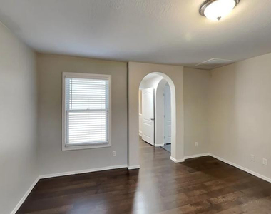 28958 N 124th Glen - Photo Thumbnail 6