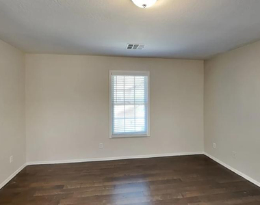 28958 N 124th Glen - Photo Thumbnail 7