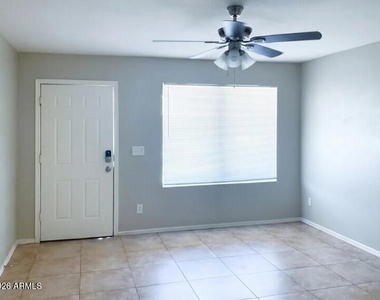 700 E Quail Avenue - Photo Thumbnail 1