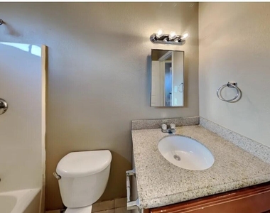 5047 W Tuckey Lane - Photo Thumbnail 9
