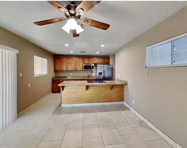 5047 W Tuckey Lane - Photo Thumbnail 3