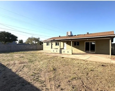 5047 W Tuckey Lane - Photo Thumbnail 11