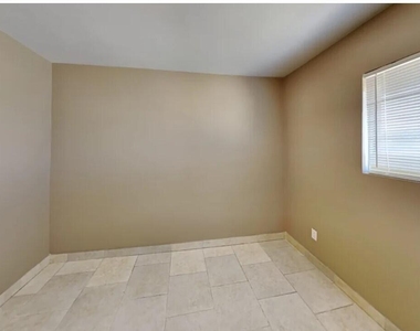 5047 W Tuckey Lane - Photo Thumbnail 7