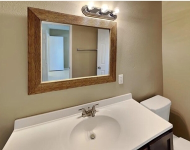 5047 W Tuckey Lane - Photo Thumbnail 8