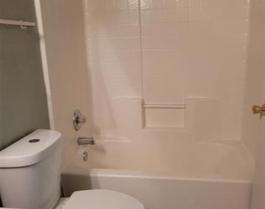 10436 Phantom Hill Road - Photo Thumbnail 12