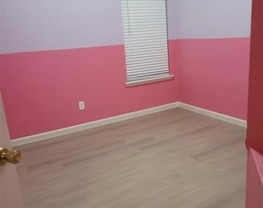 10436 Phantom Hill Road - Photo Thumbnail 7