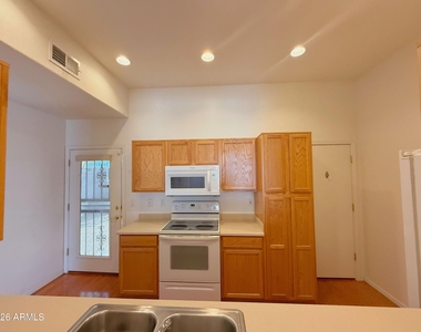 15802 N Hidden Valley Lane - Photo Thumbnail 9
