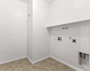 2517 Carolina Drive - Photo Thumbnail 31