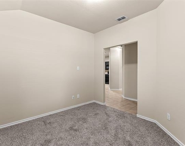 2517 Carolina Drive - Photo Thumbnail 3