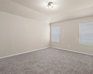 2517 Carolina Drive - Photo Thumbnail 16