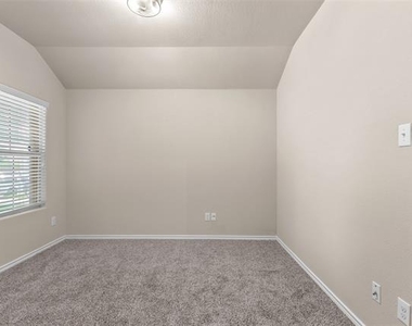 2517 Carolina Drive - Photo Thumbnail 2