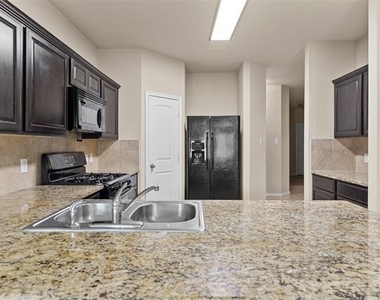 2517 Carolina Drive - Photo Thumbnail 10