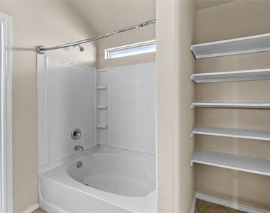 2517 Carolina Drive - Photo Thumbnail 21