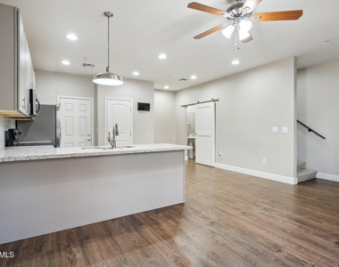 1406 W Main Street - Photo Thumbnail 4