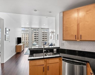 500 Throckmorton Street - Photo Thumbnail 7