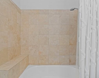 500 Throckmorton Street - Photo Thumbnail 15