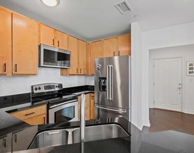 500 Throckmorton Street - Photo Thumbnail 5