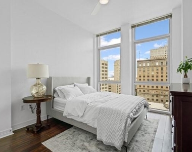 500 Throckmorton Street - Photo Thumbnail 12
