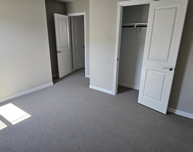 1301 Corkwood Drive - Photo Thumbnail 20