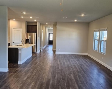 1301 Corkwood Drive - Photo Thumbnail 5