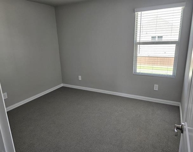 1301 Corkwood Drive - Photo Thumbnail 18