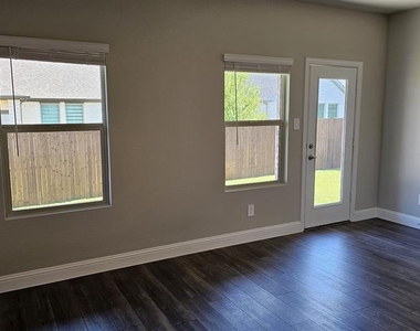 1301 Corkwood Drive - Photo Thumbnail 6