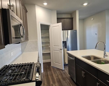 1301 Corkwood Drive - Photo Thumbnail 8