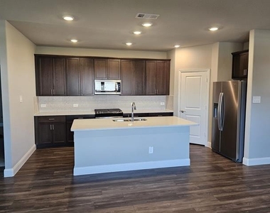 1301 Corkwood Drive - Photo Thumbnail 7