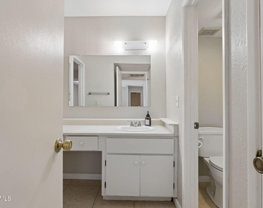 4444 E Paradise Valley Parkway N - Photo Thumbnail 15