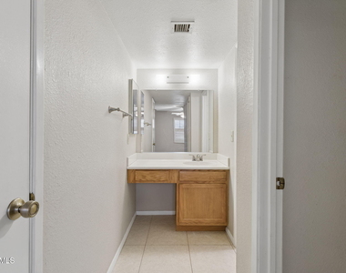 4444 E Paradise Valley Parkway N - Photo Thumbnail 9