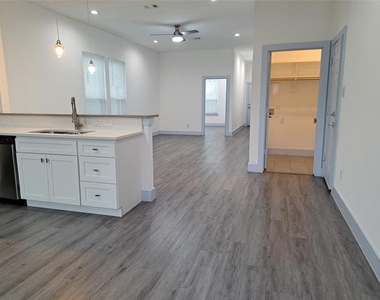 3243 Noor Street - Photo Thumbnail 5