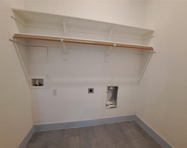 3243 Noor Street - Photo Thumbnail 18