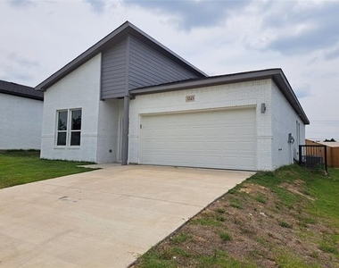 3243 Noor Street - Photo Thumbnail 4