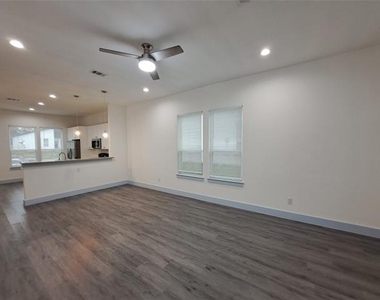 3243 Noor Street - Photo Thumbnail 10