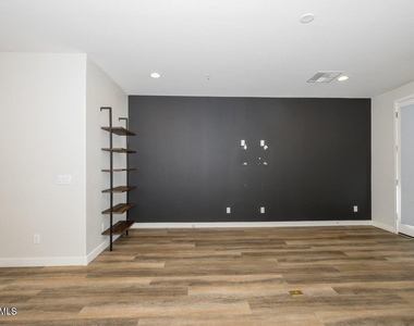 4236 N 27th Street - Photo Thumbnail 9
