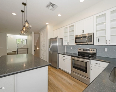4236 N 27th Street - Photo Thumbnail 18
