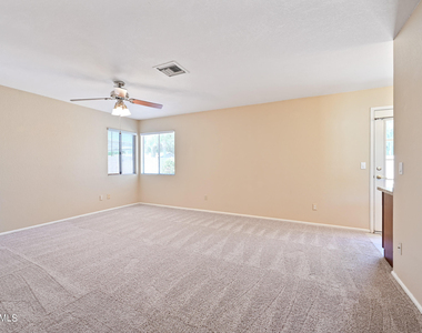 6830 E Paradise Lane - Photo Thumbnail 17