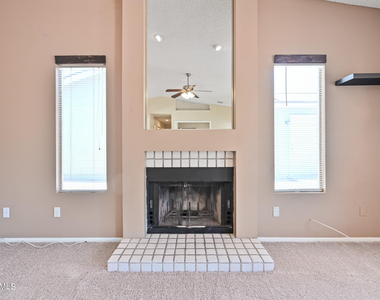 6830 E Paradise Lane - Photo Thumbnail 4