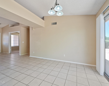 6830 E Paradise Lane - Photo Thumbnail 11
