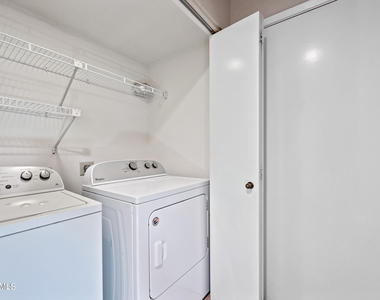 6830 E Paradise Lane - Photo Thumbnail 15
