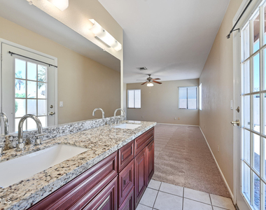 6830 E Paradise Lane - Photo Thumbnail 21